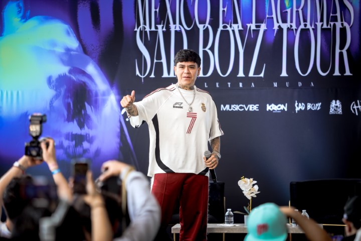 Junior H presenta en conferencia su gira “México en Lágrimas $AD BOYZ TOUR”